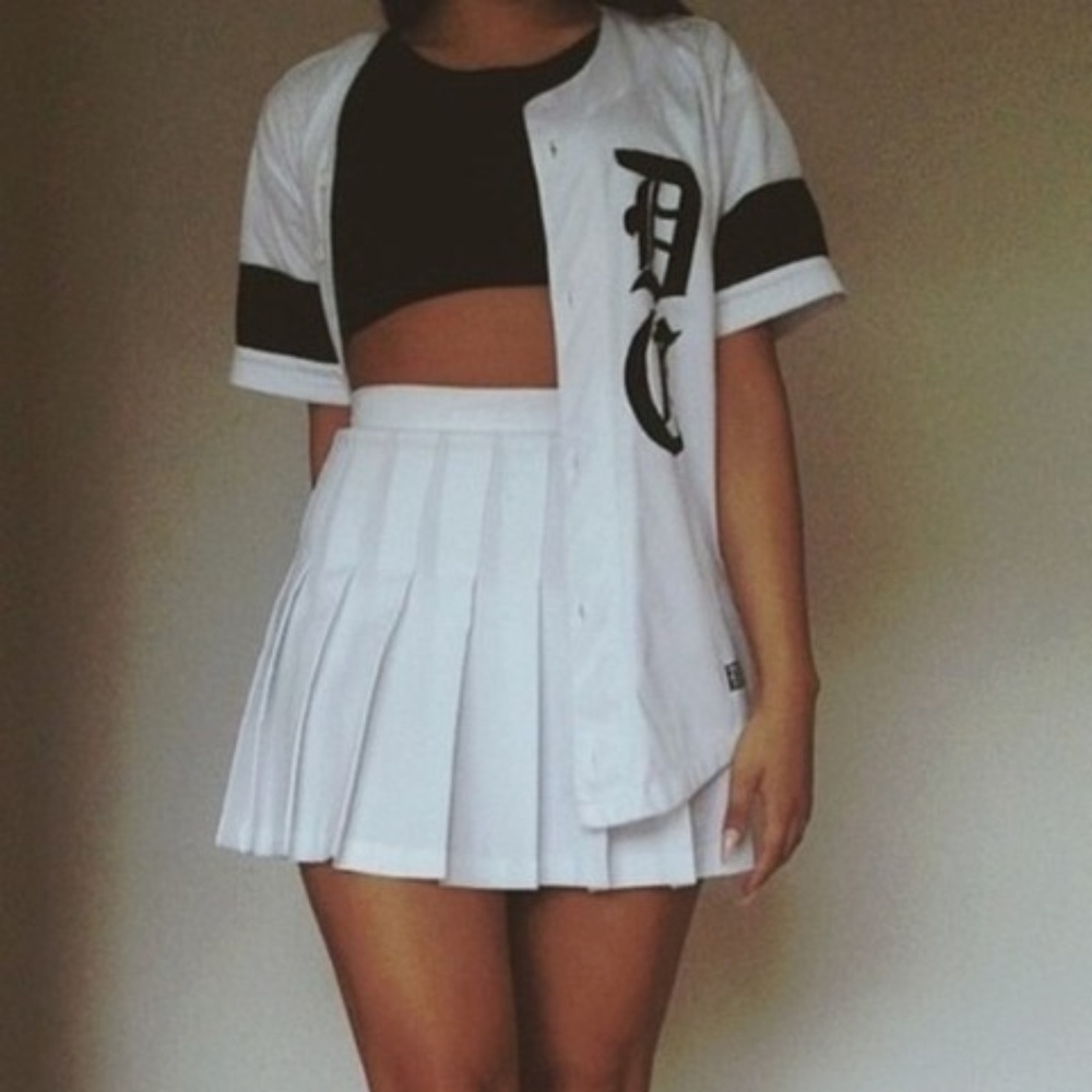 American Apparel White Tennis Skirt Size M NEW
